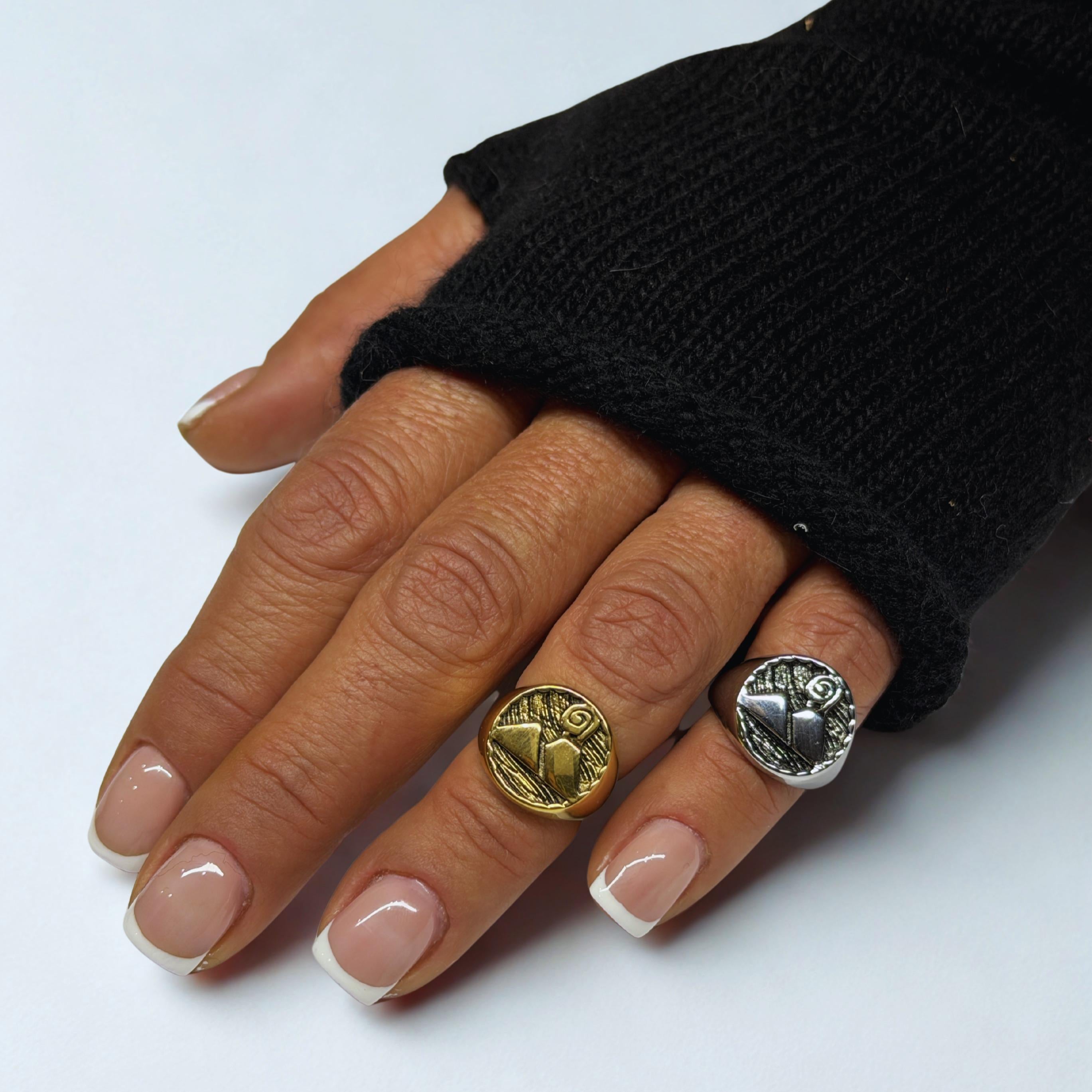 Anello con Simbolo Inciso – Gold e Silver | Bijoux Regolabile