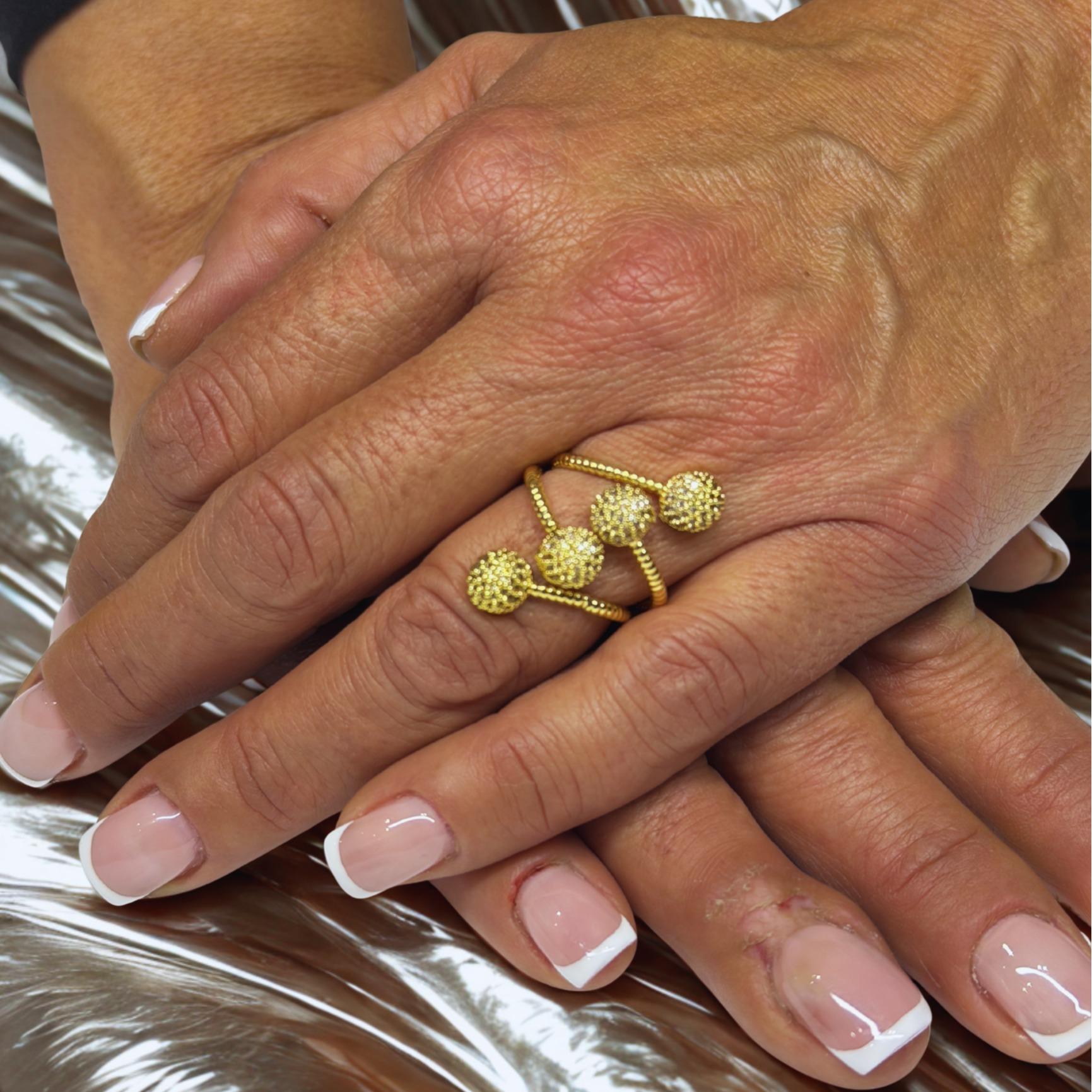 Anello a Sfere Brillanti – Bijoux Regolabile | Elegante & Luminoso